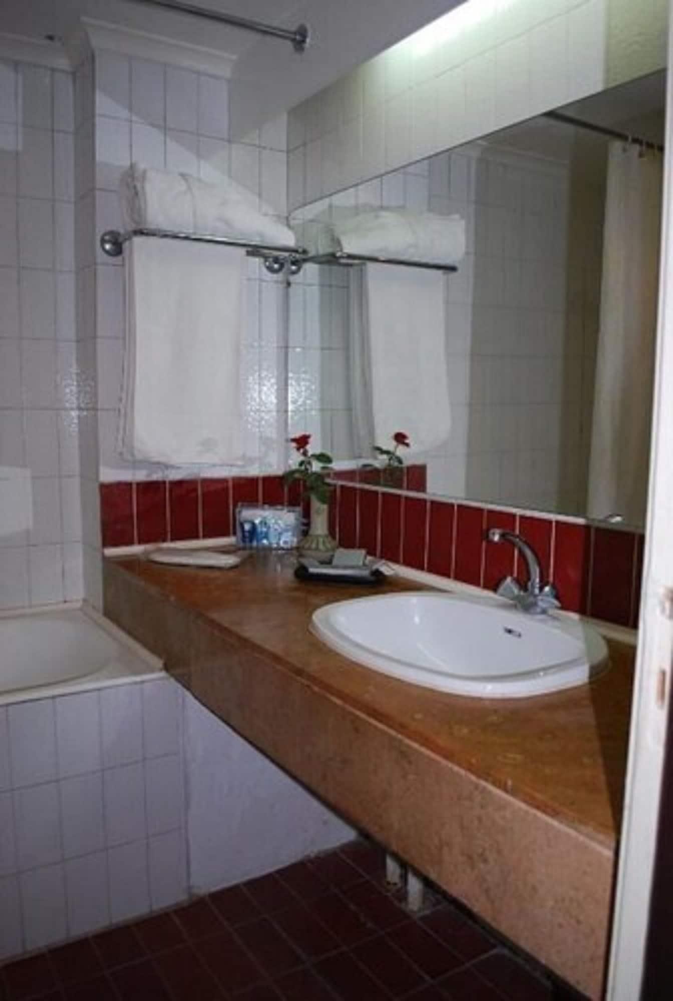 Hotel Moulay Yacoub Exteriör bild