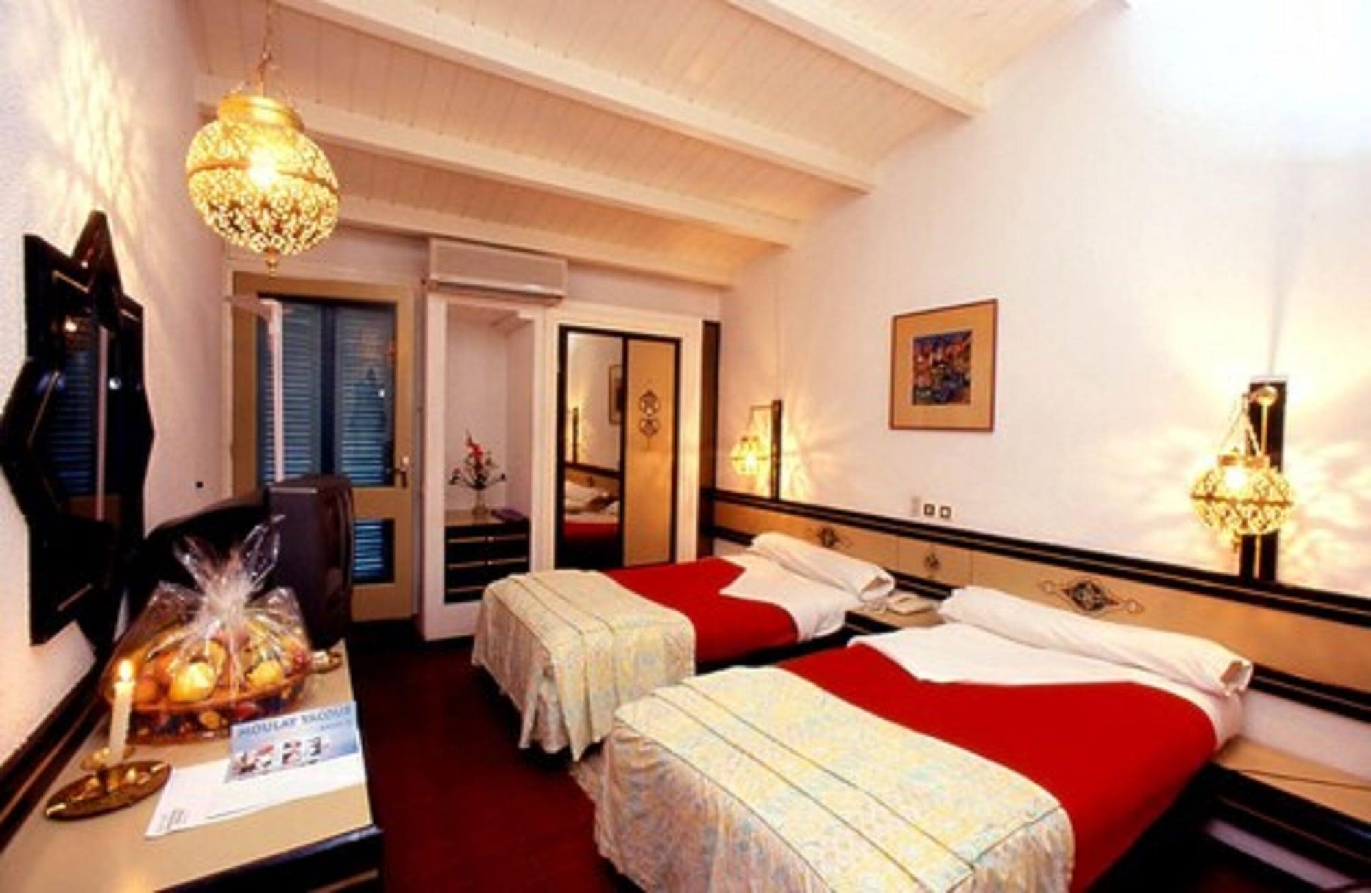 Hotel Moulay Yacoub Exteriör bild